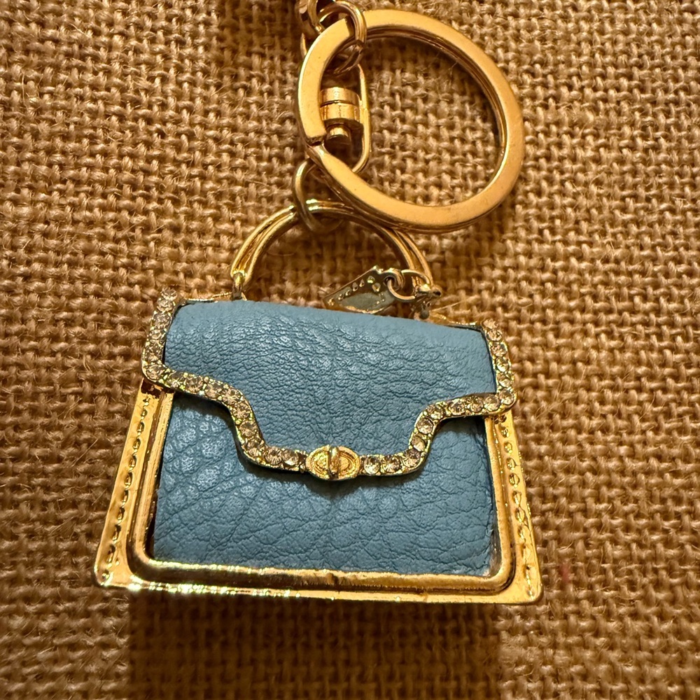 Fashion Jewelry Gold and Blue Key Holder - Picture 2 of 3